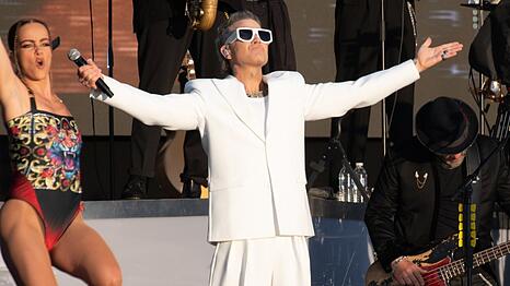 Robbie Williams w&auml;hrend eines Auftritts im Londoner Hyde Park.