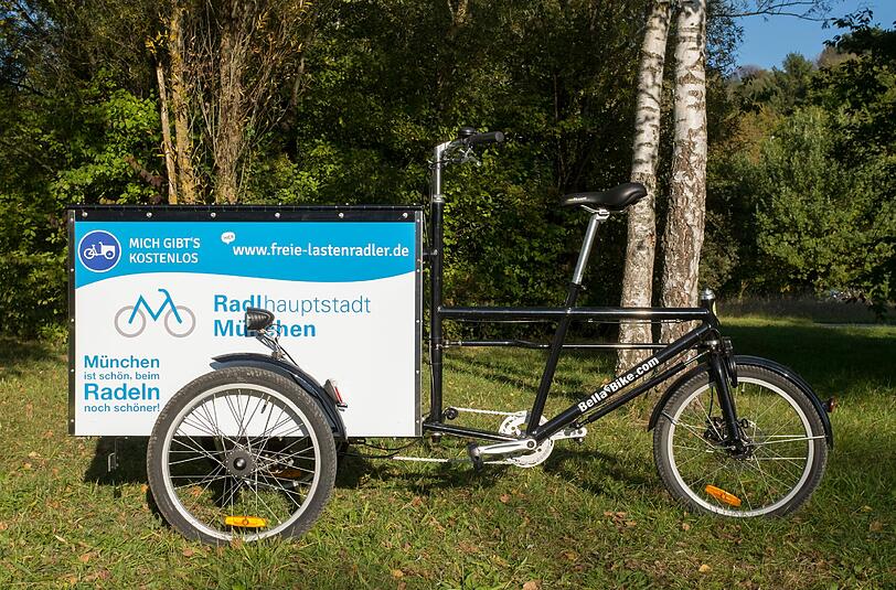 In den Transportbehälter eines Lastenfahrrads passt eine Menge - auch Bierkästen für die nächste Party.