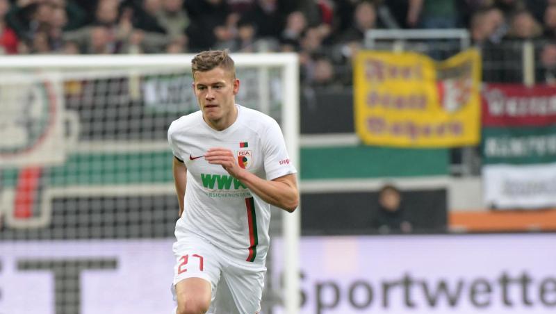 Augsburgs Alfred Finnbogason spielt den Ball. Foto: Stefan Puchner/Archiv Augsburgs Alfred Finnbogason spielt den Ball. Foto: Stefan Puchner/Archiv