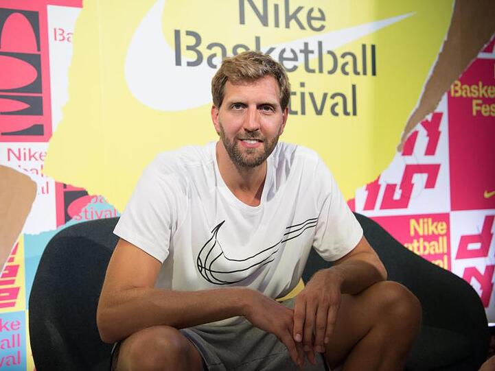 Dirk Nowitzki hält sich Tipps für Henrik Rödl zurück.
