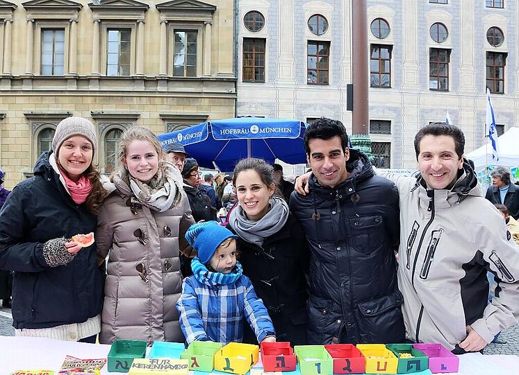 Mit vielen Tanzdarbietungen und Live-Musik wurde vergangenen Woche auf dem Odeonsplatz der Israeltag gefeiert. Die Bilder...