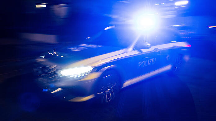 Die beiden Männer riefen in der Nacht zum Sonntag unabhängig voneinander die Polizei. (Symbolbild)