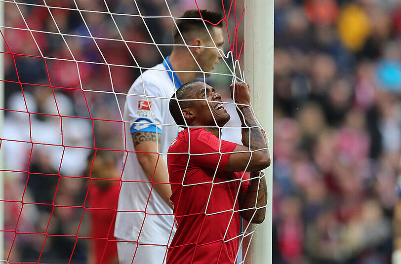Douglas Costa: Note 2. Stärker als Robben - und entscheidend am 1:1 beteiligt: Seine scharfe Hereingabe lenkte Zuber ins eigene Tor (34.). Sorgte immer wieder für Unruhe, flankte, dribbelte, schoss gefährlich. Top!