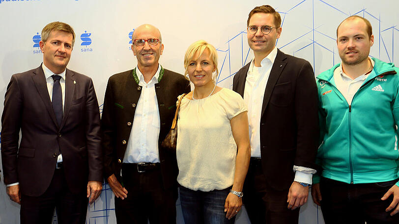 Das Sana-Team (v.l.): Thomas Lemke (Aufsichtsratsvorsitzender), Ernst-Otto Münch (Arzt des FC Bayern) und Ski-Chefärztin Martina Ertl-Renz, Manuel Köhne (Mannschaftsarzt DSV) und Klaus Brandner.