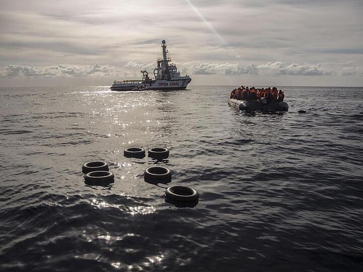 Die Flucht über das Mittelmeer hat im vergangenen Jahr Tausende Flüchtlinge das Leben gekostet.