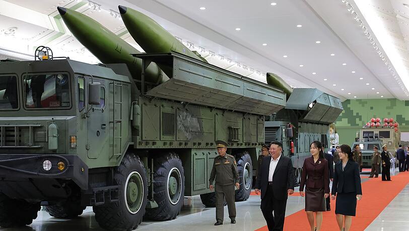 Kim Jong Un eröffnete das Museum mit seiner Frau und seiner Tochter. (Archivbild) Kim Jong Un eröffnete das Museum mit seiner Frau und seiner Tochter. (Archivbild)