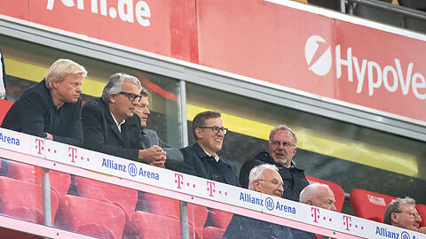 Die Bayern-Bosse planten offenbar eine  Partnerschaft mit dem Finanzdienstleister.
