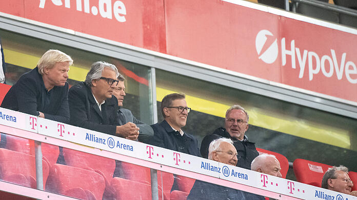 Die Bayern-Bosse planten offenbar eine  Partnerschaft mit dem Finanzdienstleister.