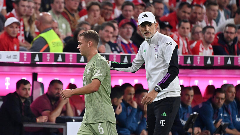 Harmonie sieht anders aus: FC-Bayern-Trainer Thomas Tuchel (re.) und Joshua Kimmich.