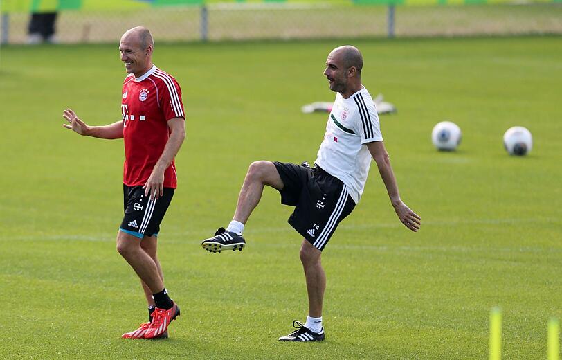 Ein kleiner Fußtritt für Arjen Robben.