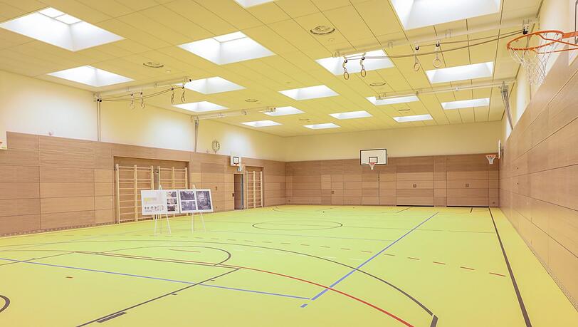 Eines der Highlights des Umbaus: Die unterirdische Turnhalle. Eines der Highlights des Umbaus: Die unterirdische Turnhalle.