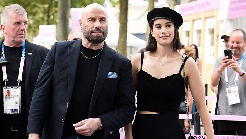 John Travolta mit Tochter Ella in Paris. John Travolta mit Tochter Ella in Paris.