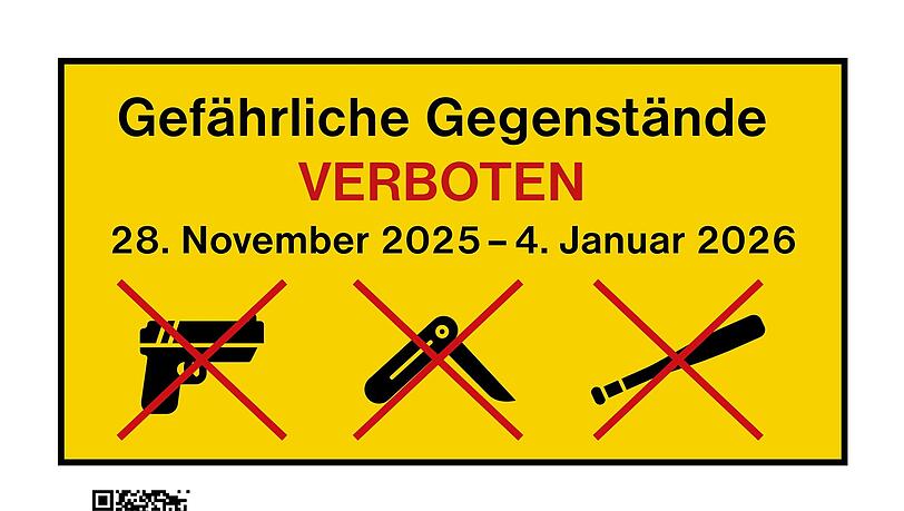 In den Geltungsbereichen hängen Plakate aus, die auf das Mitführverbot und die Allgemeinverfügung hinweisen.