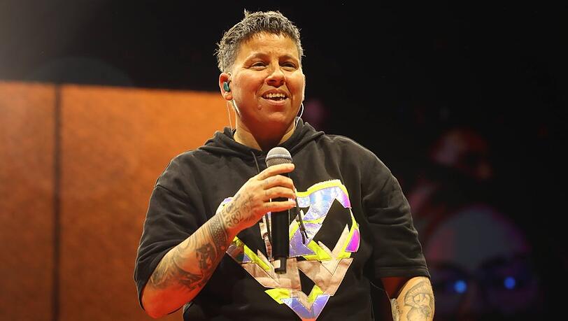 Kerstin Ott hat erstmals öffentlich über ihre Brust-OP gesprochen. Kerstin Ott hat erstmals öffentlich über ihre Brust-OP gesprochen.