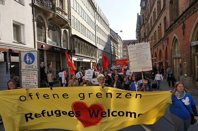 Gegen Asylrechtsverschäfungen - für offene Grenzen: Bilder von der Demo am Samstag.