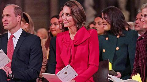 Im vergangenen Jahr wählte Prinzessin Kate für das Weihnachtskonzert ein rotes Schluppenkleid.