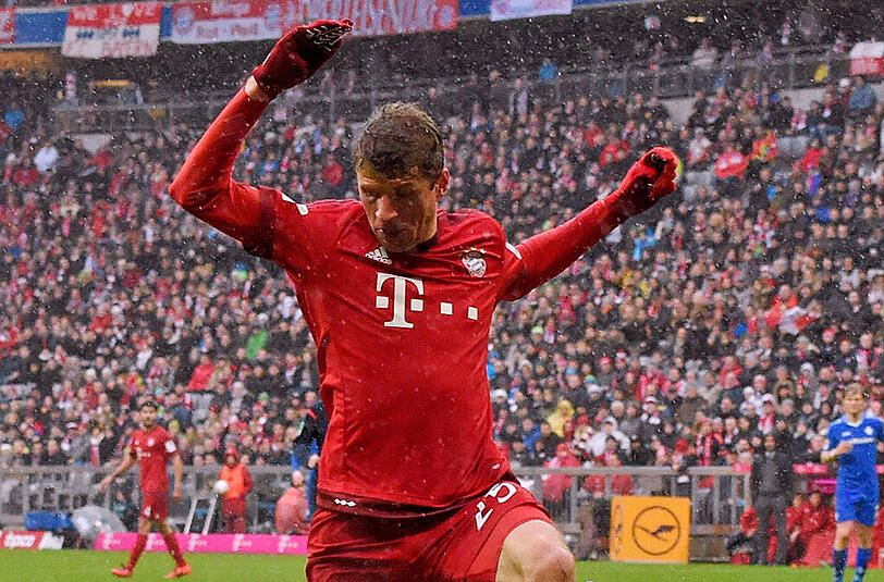 Thomas Müller - Note 1: Was! Für! Ein! Tor! Das 2:1 des Weltmeisters wird in jedem Jahresrückblick auftauchen. Annahme mit der Brust, dann rückwärts im Fallen an Mathenia vorbei - sensationell (71.). Traf zuvor auch schon zum 1:1 (49.), bester Bayern-Spieler, mit Abstand.