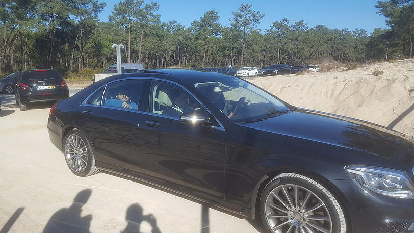 Ankunft im Maybach: Investor Hasan Ismaik besuchte die Profis im Trainingslager.