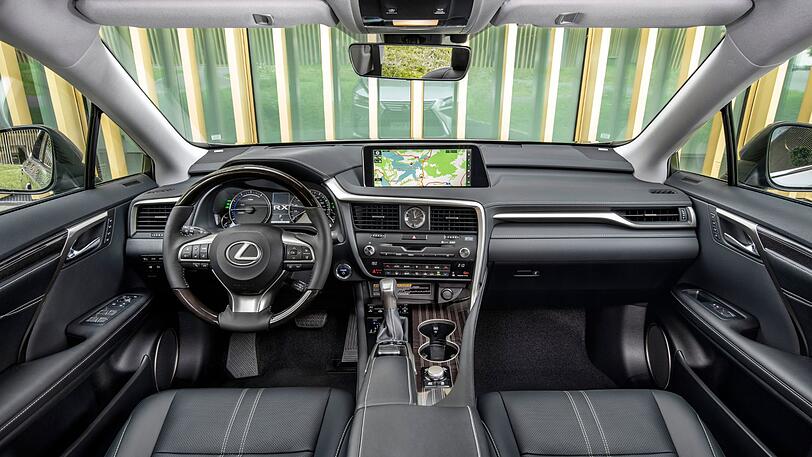 Nobles Ambiente, feine Materialien: der Innenraum des Lexus RX L.