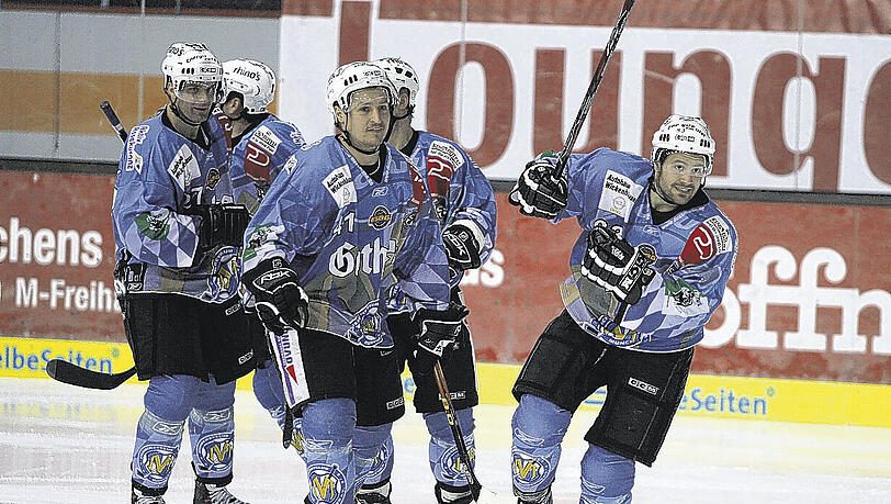 Geht es nach Coach Cortina, wird der EHC in dieser Saison viel Spaß bereiten. Geht es nach Coach Cortina, wird der EHC in dieser Saison viel Spaß bereiten.