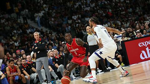Das DBB-Team um Dennis Schröder (l) lag gegen die USA lange vorn, musste sich am Ende aber knapp geschlagen geben.