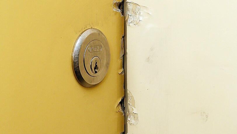 Wer von seinem Vermieter einfach so ausgesperrt wird, darf sich notfalls auch mit Gewalt Zutritt zur Wohnung verschaffen. Wer von seinem Vermieter einfach so ausgesperrt wird, darf sich notfalls auch mit Gewalt Zutritt zur Wohnung verschaffen.
