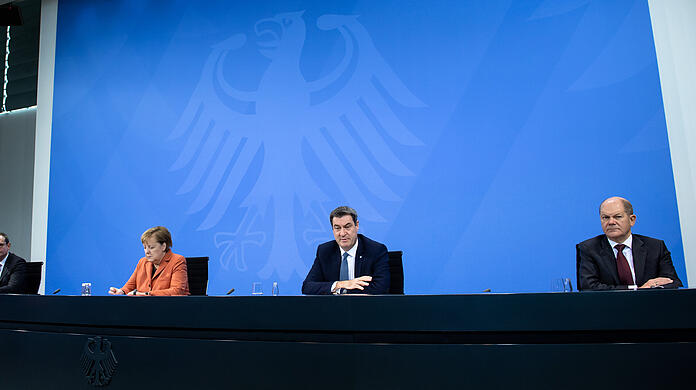 Markus Söder (2.v.r.) und Olaf Scholz (r.) sind beim letzten Bund-Länder-Gipfel aneinandergeraten. (Archivbild)