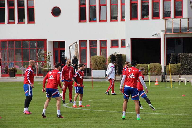 Am Dienstag gab's an der Säbener Straße ein öffentliche Trainingseinheit. Hier gibt's die Bilder!