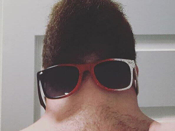 Mal wieder ein neuer Trend auf Instagram: Unter #beardsfrombelow posten Männer ihre seltsamen Bartgesichter.