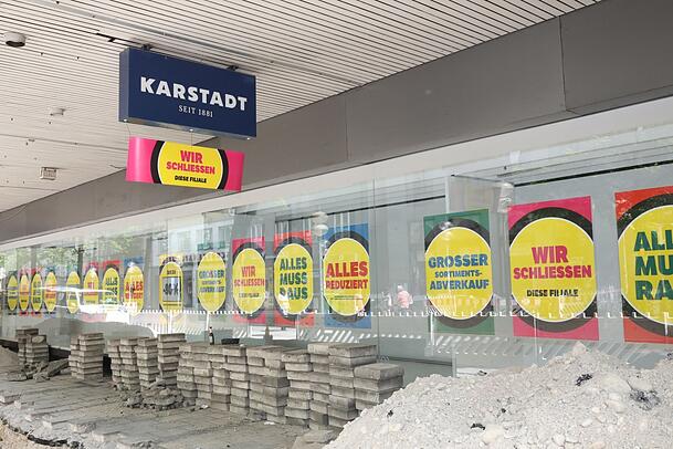Am Schaufenster entlang der Schützenstraße herrscht schon Baustelle. Am Schaufenster entlang der Schützenstraße herrscht schon Baustelle.
