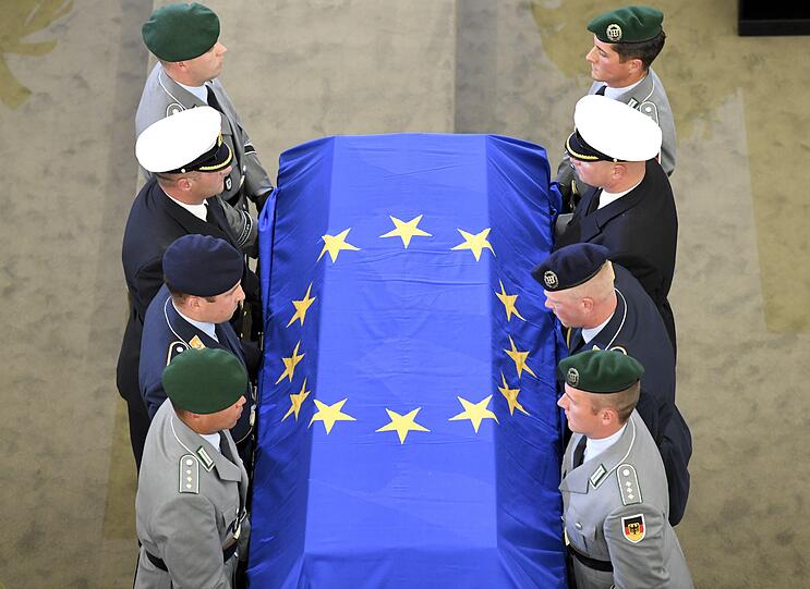 Bilder von den Trauerfeierlichkeiten für Helmut Kohl.