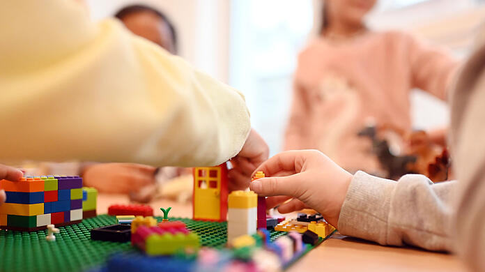 Müssen Eltern, deren Kinder eine private Kita besuchen, die Betreuungskosten bald vollständig selbst begleichen? (Symbolbild)