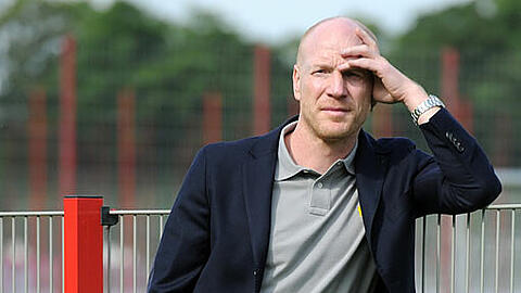 Sportdirektor Matthias Sammer am Trainingsgelände an der Säbener Straße