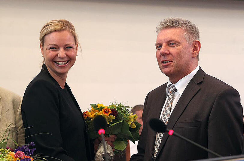 Im Sommer vergangenen Jahres wird Stephanie Jacobs neue Umwelt-Chefin. Mit 75 Prozent Zustimmung ist sie in der kurzen Zeit zu Münchens beliebtester Politikerin geworden. Allerdings kennt nur lediglich jeder Fünfzehnte die Politikerin.