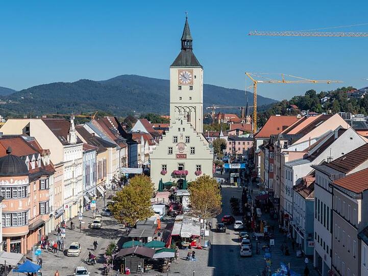 Der Luitpoldplatz mit dem Alten Rathaus. (Archivbild)