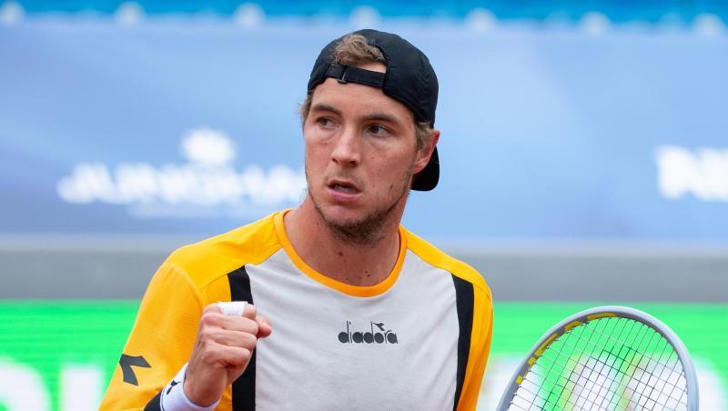 Jan-Lennard Struff ballt beim Halbfinale gegen Ilya Iwashka die Faust.