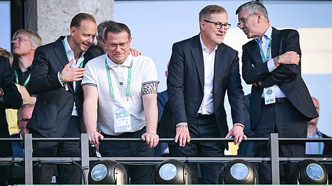 Die Bayern-F&uuml;hrung um (v.l.) Rouven Kasper, Max Eberl, Jan-Christian Dreesen und Herbert Hainer. Steht ein Verkauf der Bayern-Anteile in H&ouml;he von f&uuml;nf prozent wirklich zur Debatte?