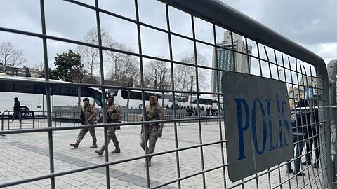 T&uuml;rkische Beh&ouml;rden f&uuml;hrten in den letzten Wochen zahlreiche Razzien gegen Prominente durch - das Vorgehen steht in der Kritik. (Symbolbild)