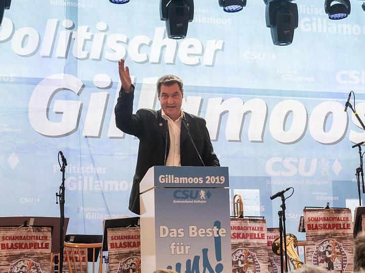 Bayerns Ministerpräsident Söder spricht beim Gillamoos-Volksfest.