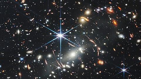 Das erste Bild vom 12. Juli 2022: der Galaxienhaufen SMACS 0723.