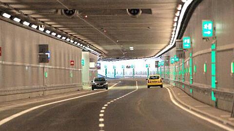 Dieser Anblick bleibt ein Traum: Im Richard-Strauss-Tunnel ist häufig Stau.