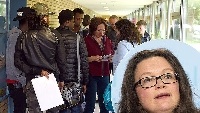 Bundesarbeitsministerin Andrea Nahles will jungen Flüchtlingen den Zugang zu Praktika erleichtern. Bundesarbeitsministerin Andrea Nahles will jungen Flüchtlingen den Zugang zu Praktika erleichtern.
