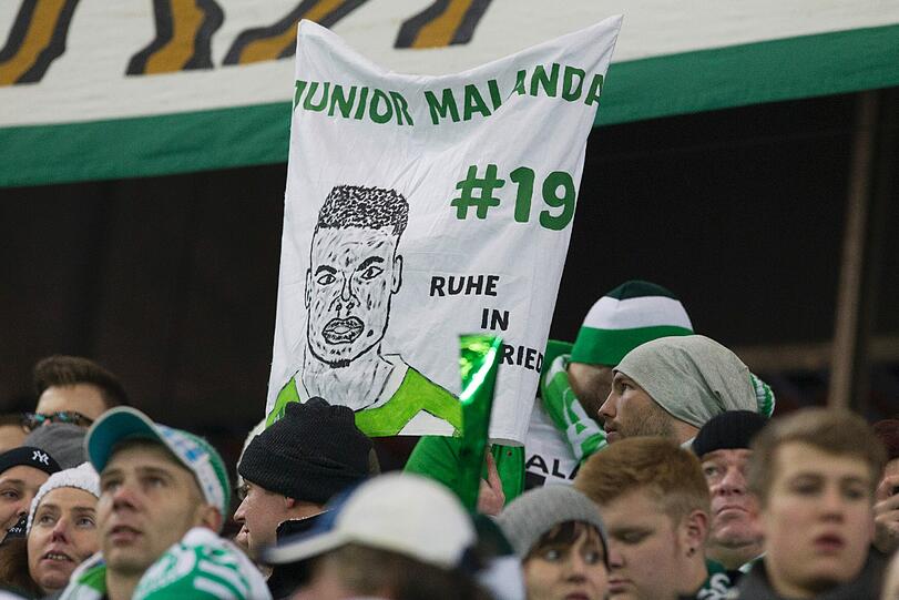 Fans, Spieler und Verantwortliche gedenken vor dem Rückrundenauftakt dem verstorbenen VfL-Profi Junior Malanda.