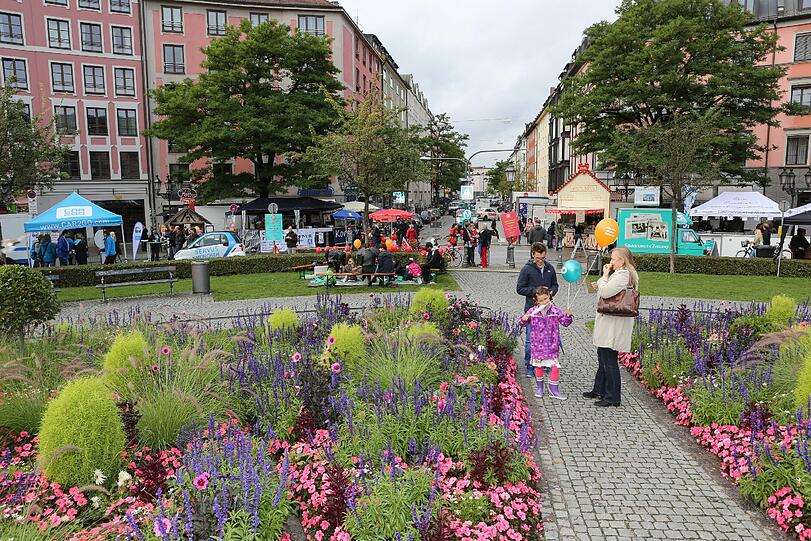 Dem durchwachsenen Wetter zum Trotz: Beim Gärtnerplatzfest hatten alle ihren Spaß.