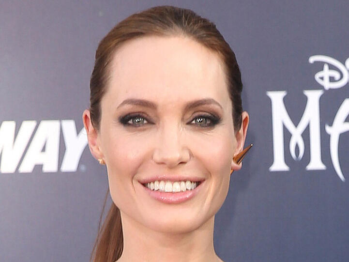 Angelina Jolie ist bekannt für ein strahlendes Lächeln und weiße Zähne