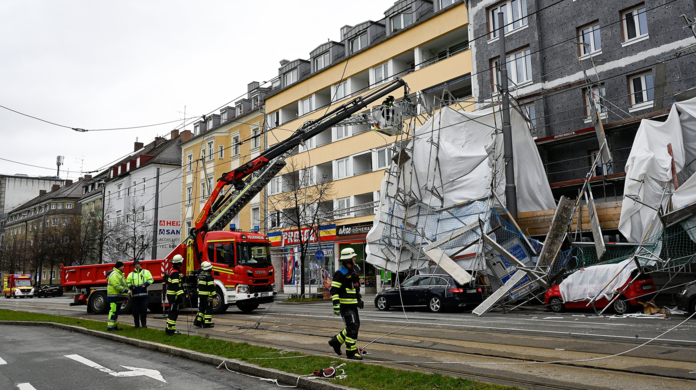 In Giesing ist am Samstagmittag ein Baugerüst eingestürzt.