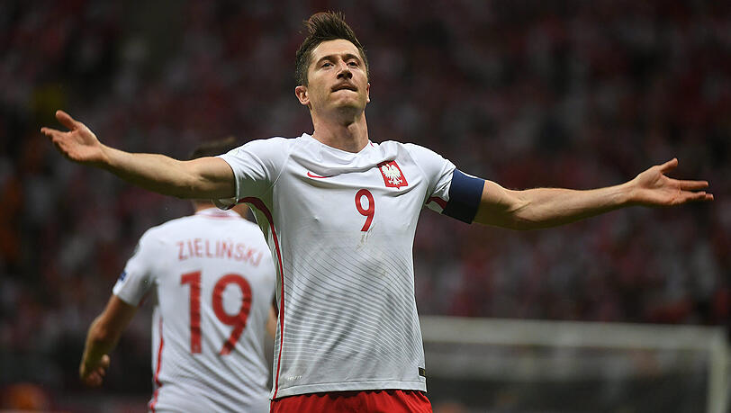 Robert Lewandowski erzielte gleich drei Tore gegen Rumänien. Robert Lewandowski erzielte gleich drei Tore gegen Rumänien.