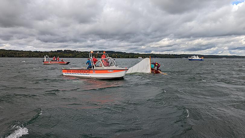 Zwei Segelboote im Starnberger See gekentert