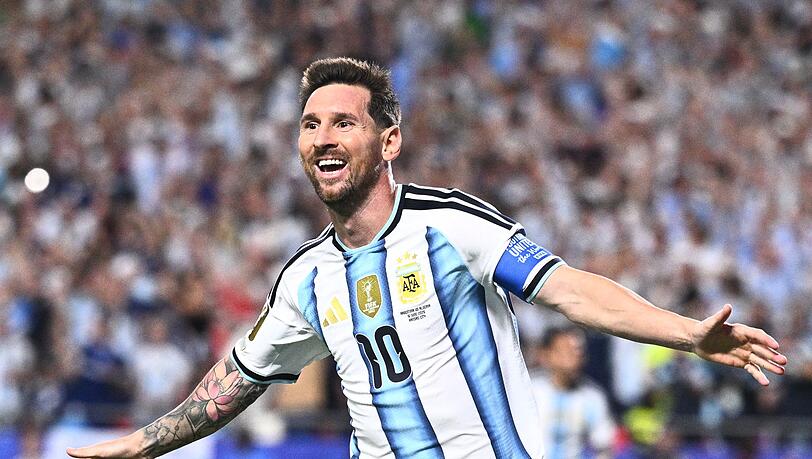 Messi zum ersten, Messi zum zweiten, Messi zum dritten: Der Superstar war nicht aufzuhalten. Messi zum ersten, Messi zum zweiten, Messi zum dritten: Der Superstar war nicht aufzuhalten.