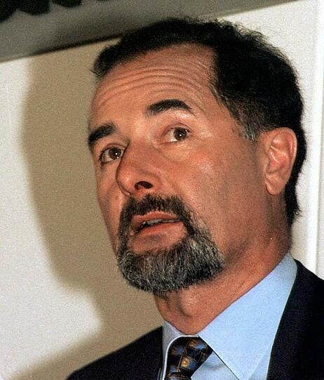 Bernd Pischetsrieder, 7,5 Millionen Euro1999 verließ er mit diesem Abschiedsgeschenk BMW, 2002 fing er als Chef bei VW an.